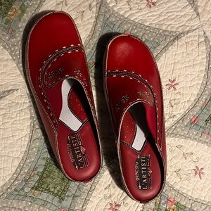 L'Artiste by Spring Step Red Mules size 41